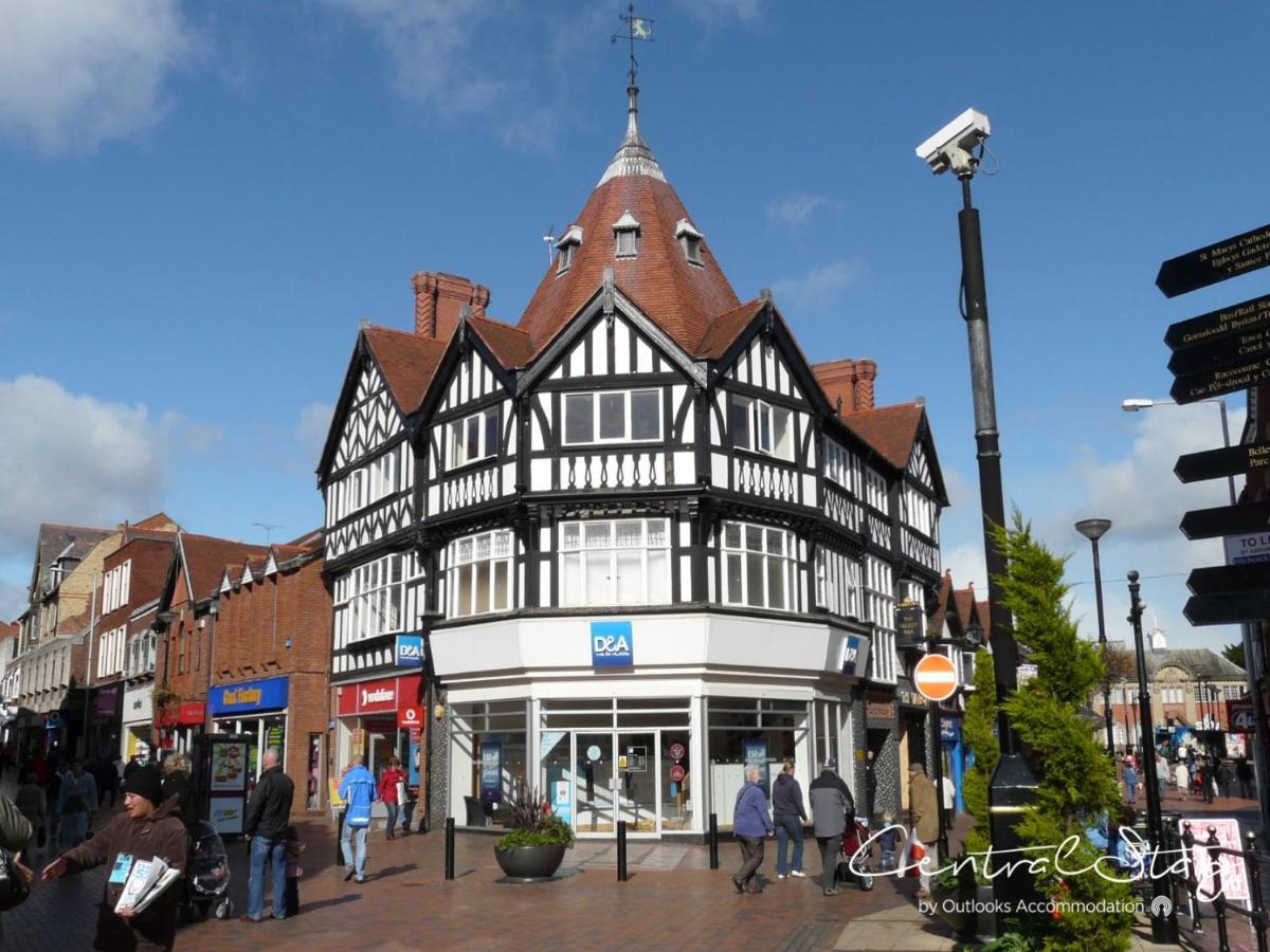 The Lower Gathering - Town Centre - Sleeps Up To 10 Wrexham Exterior photo